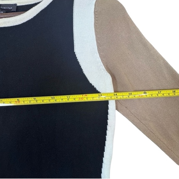 The Limited Black and Tan 3/4 Sleeve Crew Neck Sweater - Picture 9 of 13